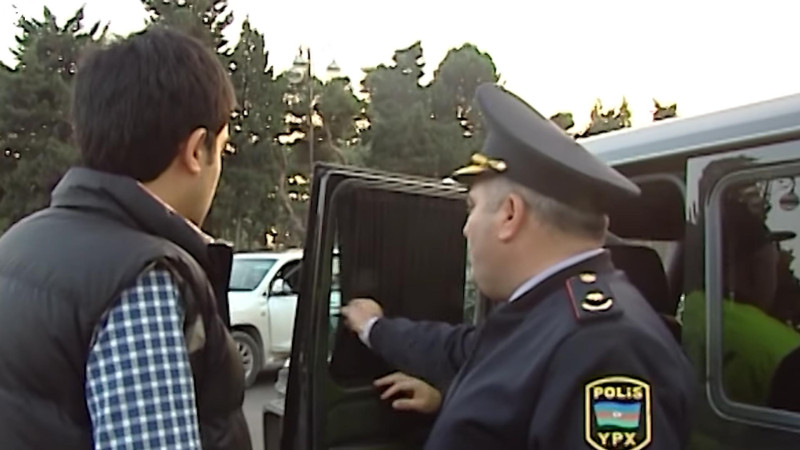 Avtomobillərdə pərdə və plyonkadan istifadə qanuni olacaqmı?