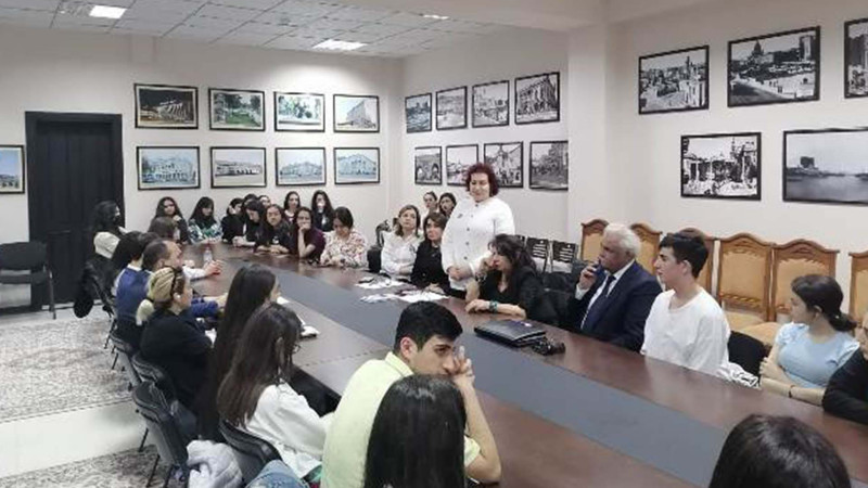 Nəsimi rayonunda Beynəlxalq Ailə Günü münasibətilə gənclərlə yaşlı nəslin görüşü keçirilib