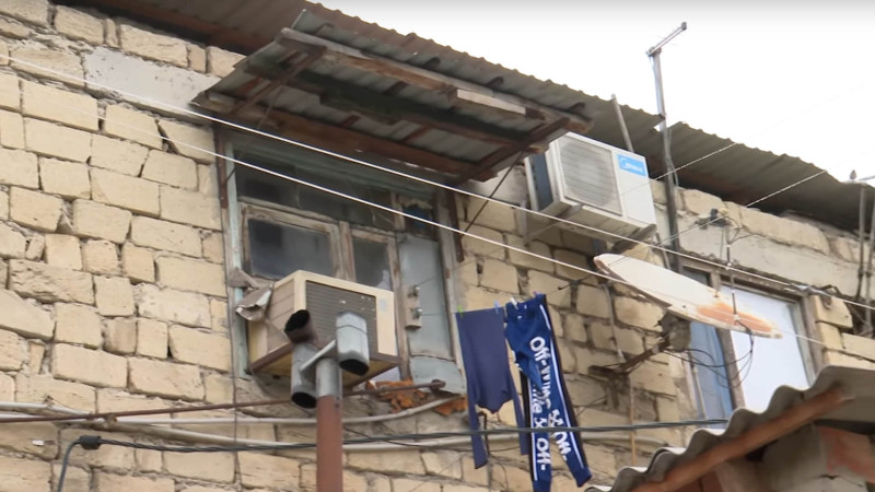 Sabunçu rayonunda məcburi köçkünlərin yaşadığı bina baxımsız vəziyyətdədir