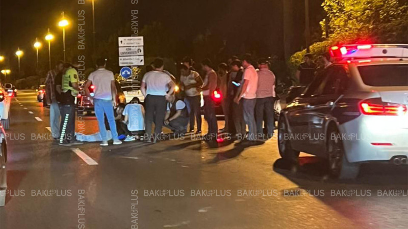 “Gənclik” metrosunun yaxınlığında motosikletçi avtomobilə çırpılıb