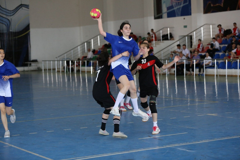 Sağan Olimpiya İdman Kompleksində qızlar arasında həndbol turniri keçirilib