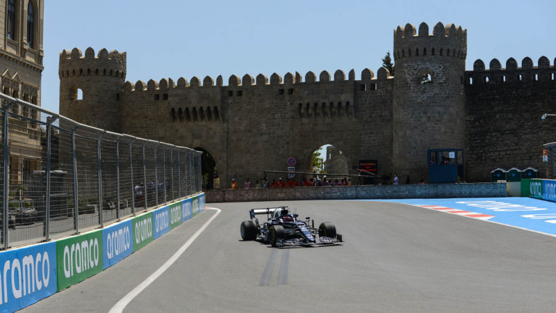 Bakıda Formula-1 halqasında quraşdırılan beton bloklar tamamilə yığışdırılıb