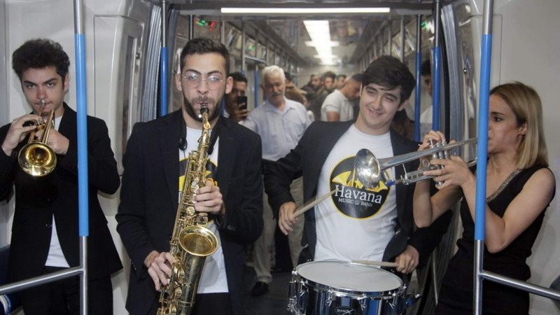 Bakı metrosunda fləş-mob keçirilib