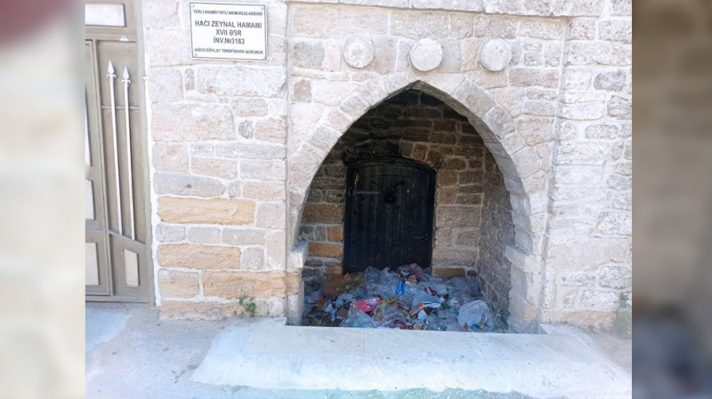 Kürdəxanıda 17-ci əsrə aid olan hamam zibilin içindədir: rəsmi qurum açıqlama verib