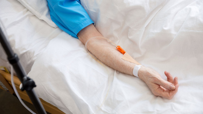 Xətai rayonunda yataq xəstəsinə köməklik edilib