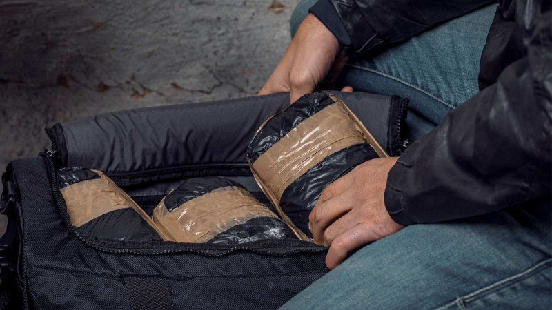 Lökbatan qəsəbəsində yolun kənarında gizlədilmiş heroin tapılıb