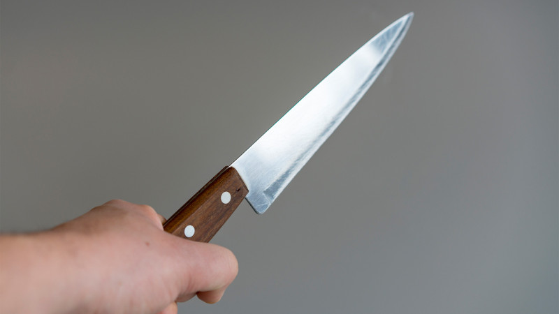 Bakıda gənc oğlan dayısını bıçaqlayıb