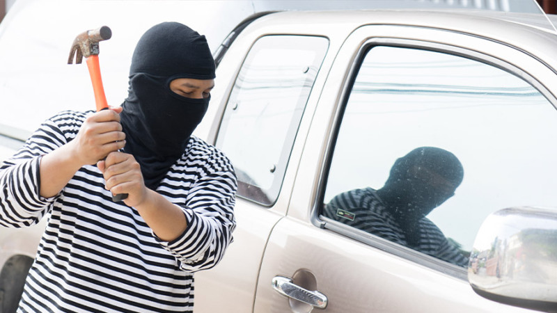 Nərimanovda sürücünü hədələyərək onun avtomobilini qaçıran şəxs saxlanılıb