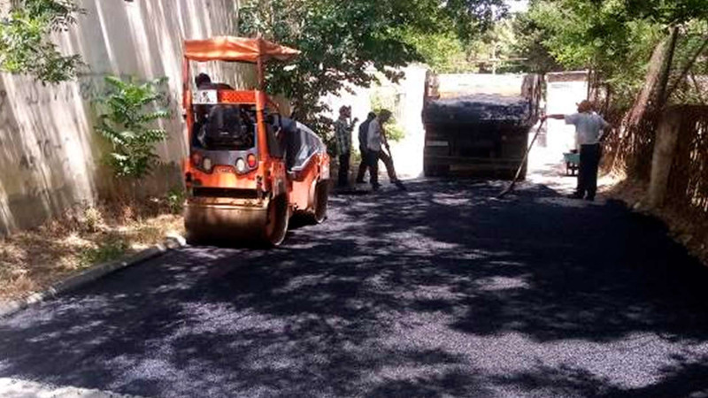 Nəsimi rayonunda məhəlləarası yollar və məktəb həyəti asfaltlarır
