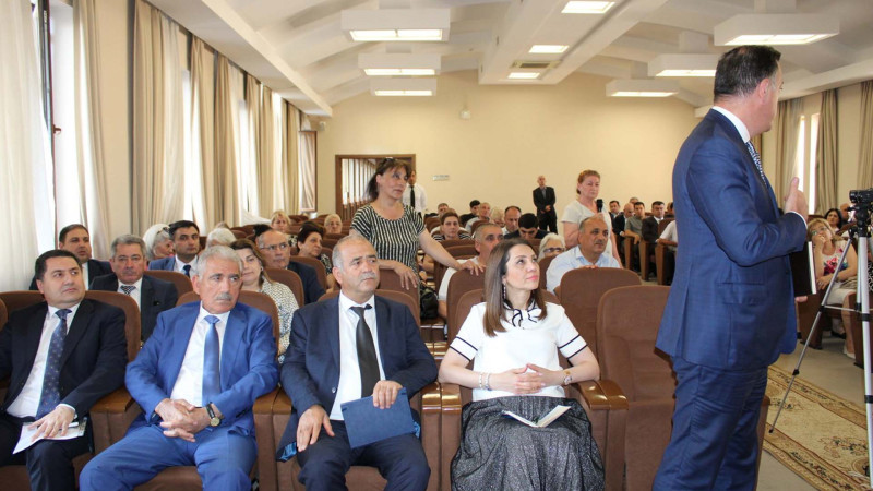 Yasamal RİH başçısı sakinlərin təklif və sorğularını dinləyib