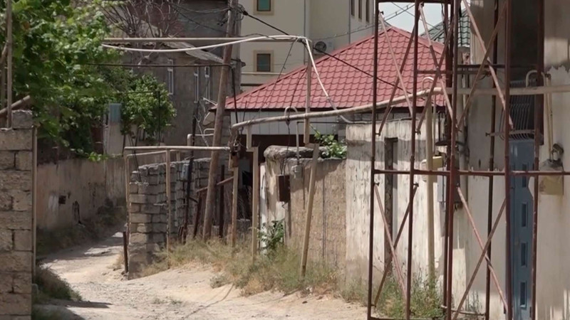 Yolsuz və susuz qalan Sabunçu rayon sakinləri: qurumlar açıqlama verib
