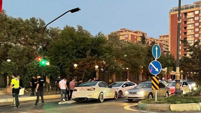 Bakıda zəncirvari yol qəzası baş verib