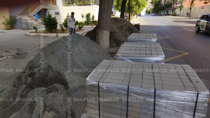 Azadlıq prospekti boyunca avtomobil yolunda yenidənqurma işləri aparılır