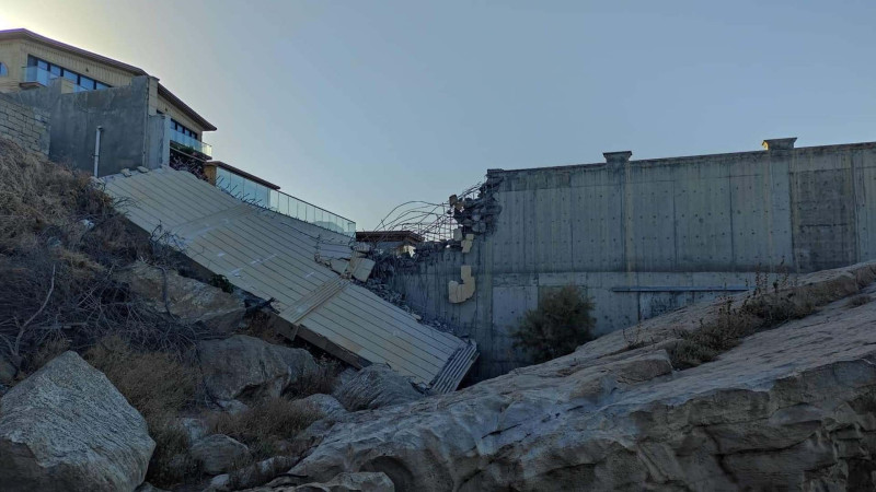Bakıda daha bir çimərlik hasardan azad olur