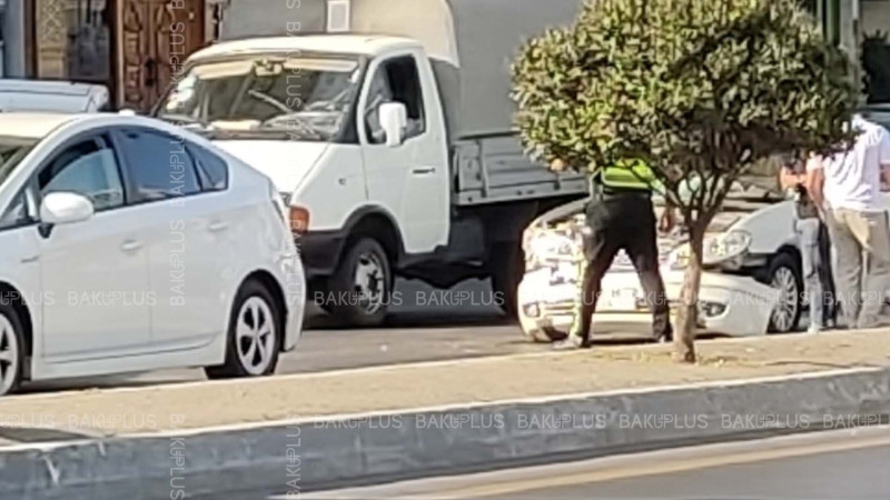 Qələbə dairəsi yaxınlığında yol qəzası olub