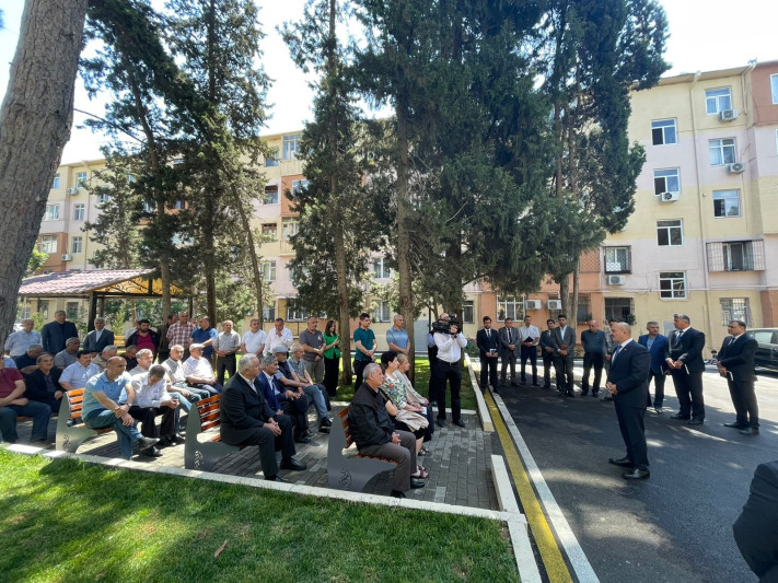 Nəsimi RİH-nin başçısı sakinlərin müraciət və təkliflərini dinləyib