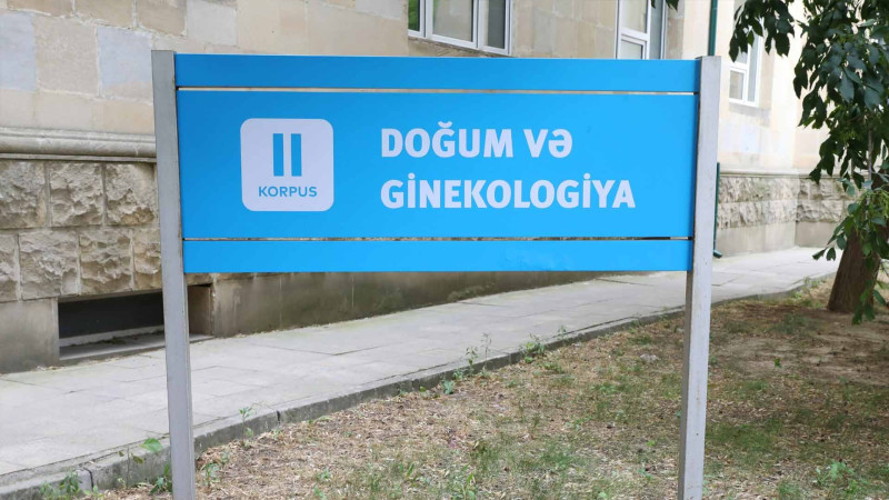 Kliniki Tibbi Mərkəzin ərazisində məlumat lövhələri quraşdırılıb