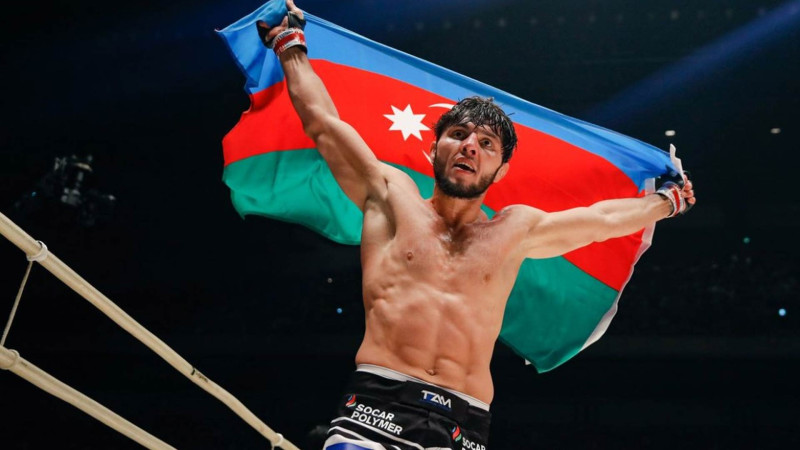 Dünya çempionu Tofiq Musayev Sidni Autlounu 24 saniyəyə nokauta salıb