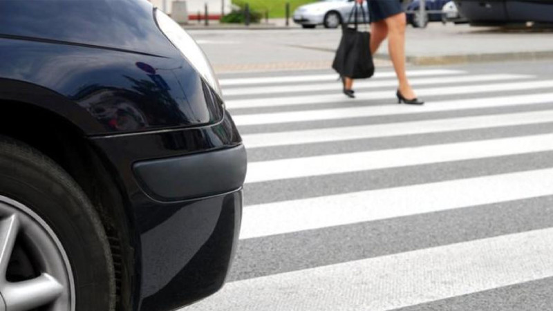 Xəzər rayonunda piyadanı avtomobil vurub