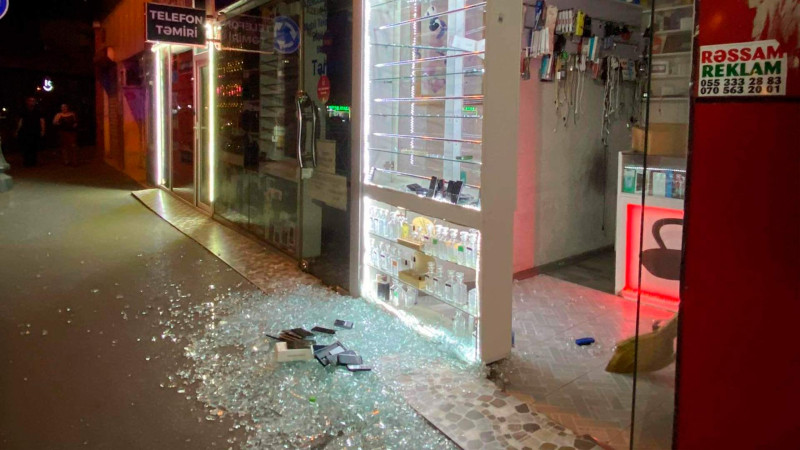 Nəsimi rayonunda telefon mağazası qarət olunub