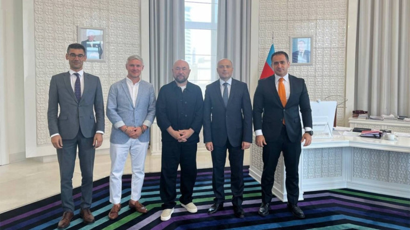 Dünya şöhrətli rejissor Timur Bekmambetov Bakıya gəlib