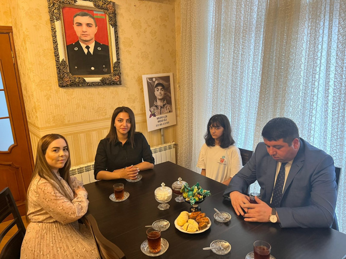 Yasamal rayonunda Vətən müharibəsi şəhidi Elçin Mirzəyevin ailəsi ziyarət olunub