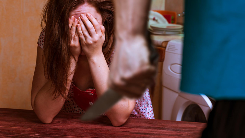 “Mən sənin üçün paltaryuyan deyiləm!” sözlərinə görə kişi sevgilisini qətlə yetirib