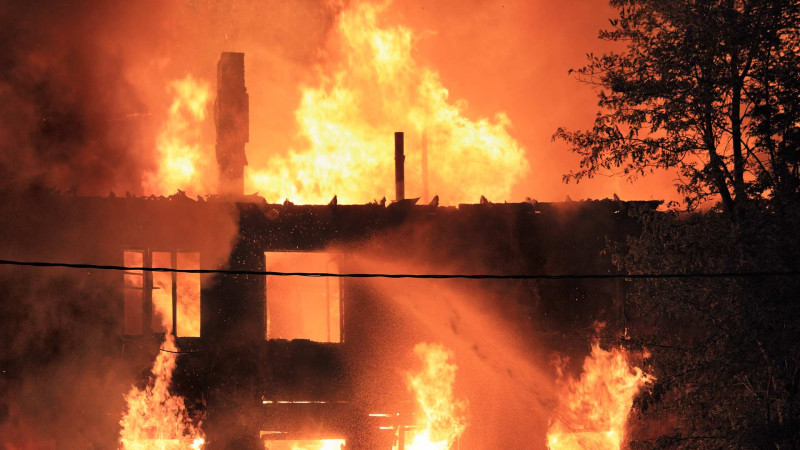 Xətai rayonunda məcburi köçkünlərin yaşadığı binada yanğın baş verib