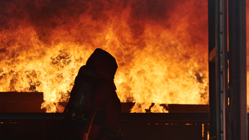 Bakıda sexdə yanğın olub