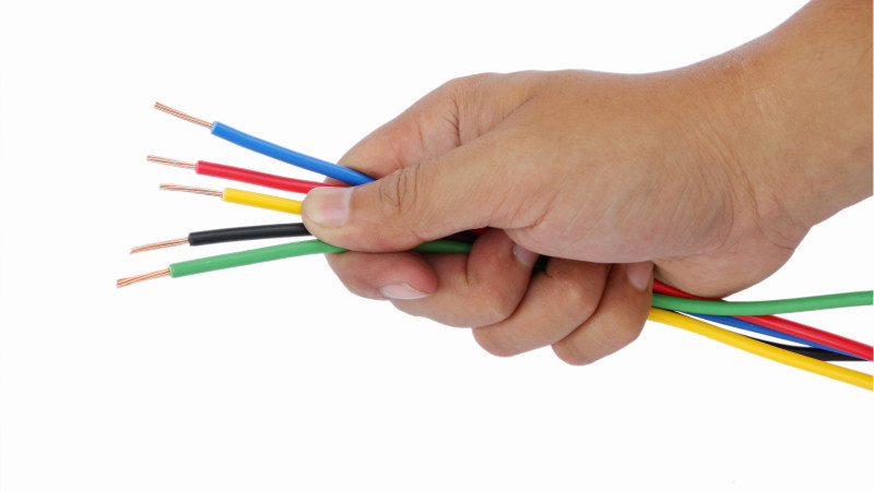 Mülk sahibini toka verməklə 143 000-lik əmlakını ələ keçirmək istəyən şəxsin arzusu ürəyində qalıb