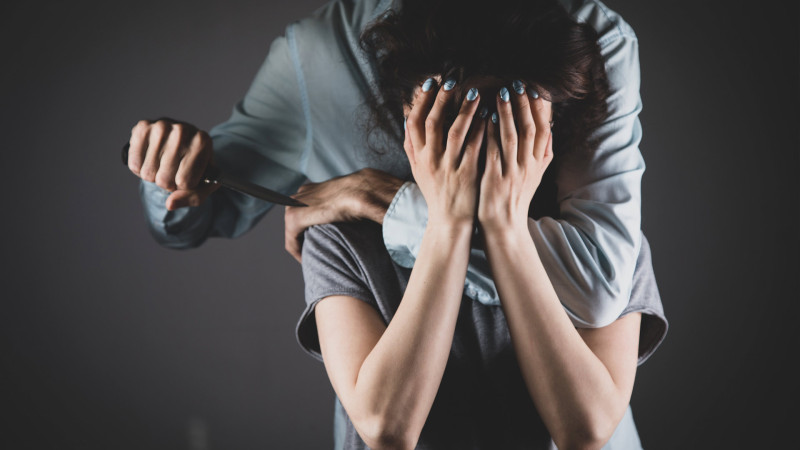 Bakıda əri tərəfindən şiddətə məruz qalan qadın polisə müraciət edib