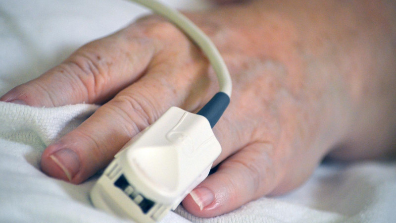 Bakıda ahıl qadın ehtiyatsızlıqdan 3-cü mərtəbədən yıxılıb