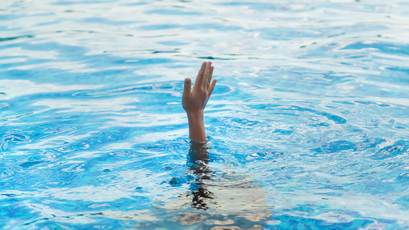 Bakıda daha bir nəfər dənizdə batıb