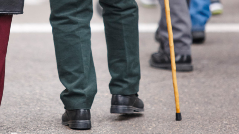 Bakıda avtomobillər iki qadını və bir yaşlı kişini vurub