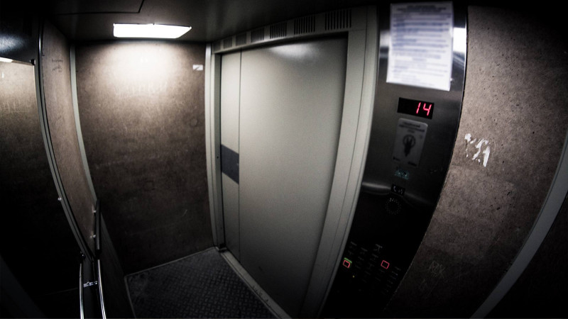 Bakıda yeni inşa olunmuş yaşayış binasında lift qırılıb