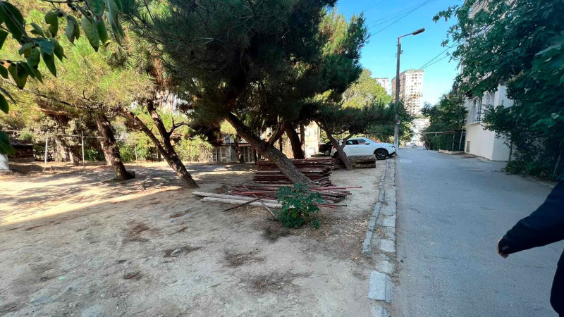 Nəsimi rayonu ərazisində daha bir binada təmir işləri aparılır
