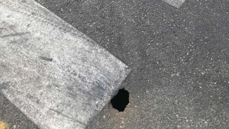 Bakıda yolun ortasında deşik yaranıb