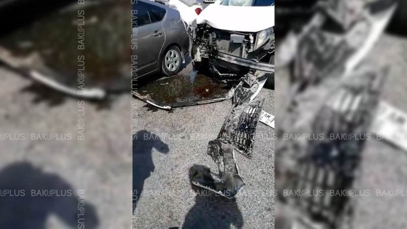 Yanacaqdoldurma məntəqəsinin yaxınlığında iki avtomobil toqquşub
