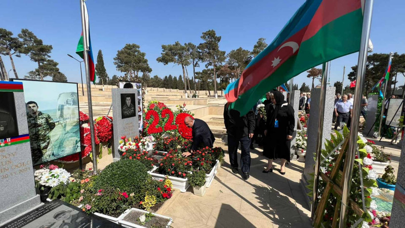 Nəsimi RİH-nin əməkdaşları şəhid Vüsal Kazımovun əziz xatirəsini yad ediblər