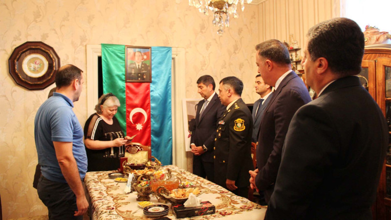 Yasamal RİH başçısı şəhid ailəsinə “Azərbaycan Bayrağı” ordenini təqdim edib