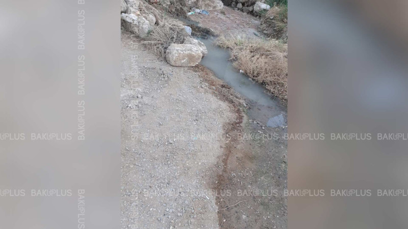Bakıxanov qəsəbəsində kanalizasiya suları axmağa davam edir