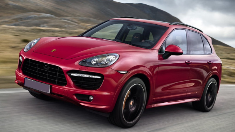 Gənc qızı zorla “Porsche”-yə mindirməyə çalışan şəxs barəsində araşdırma aparılır