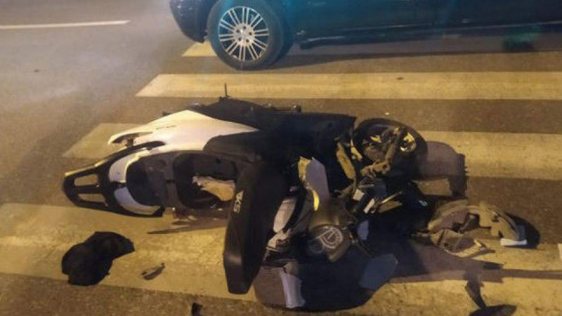 Ələtdə avtomobil motosikletlə toqquşub: sürücülərdən biri hadisə yerində ölüb