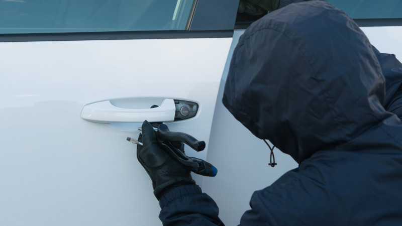 Türkan qəsəbəsində avtomobil oğrusu saxlanılıb