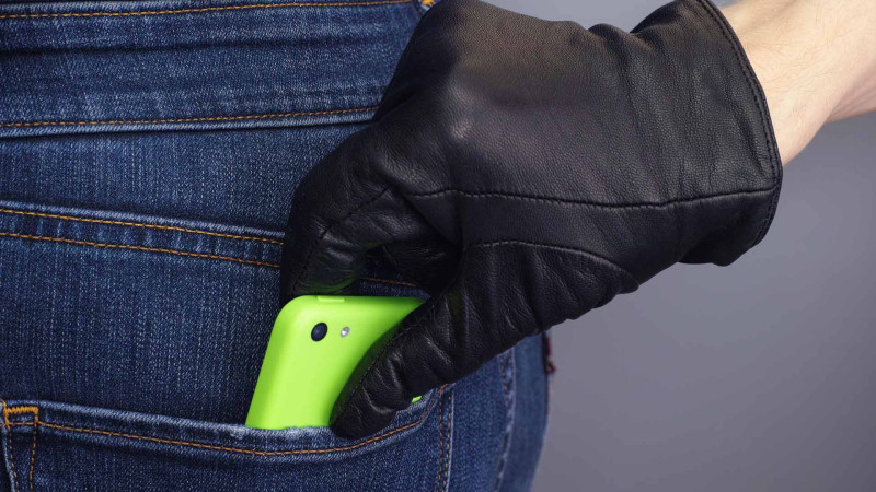 Bakıda daha bir telefon oğrusu saxlanıb