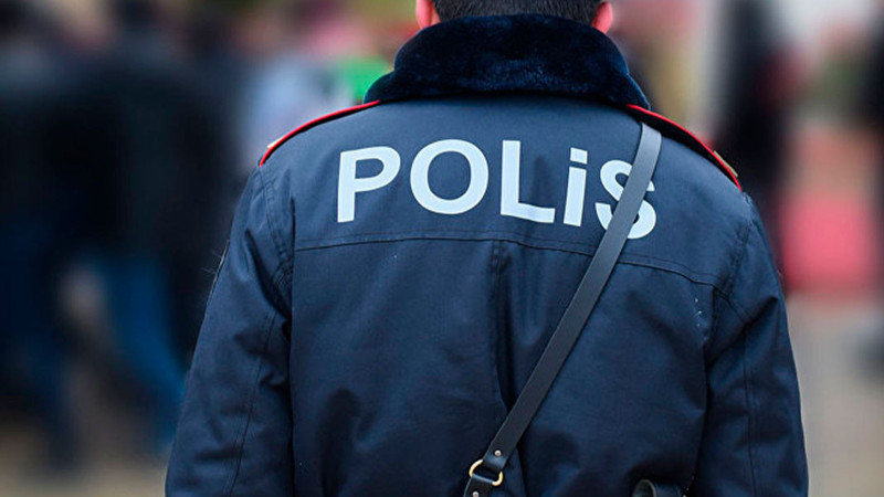 Binəqədi rayonunda 20 yaşlı gənc polisi bıçaqlayıb