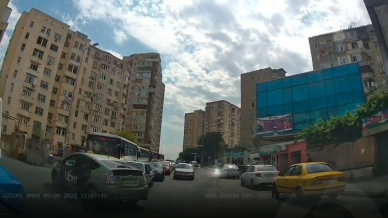 Paytaxt yollarında təhlükə saçan DYP əməkdaşı: “Yaxşı edirəm!” deyib