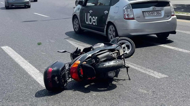 Sabunçuda moped sürücüsü yol qəzasında dünyasını dəyişib