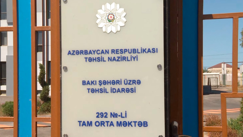 Binə kəndində valideynlər övladlarını yeni açılan məktəbdə qeydiyyatdan keçirə bilmirlər