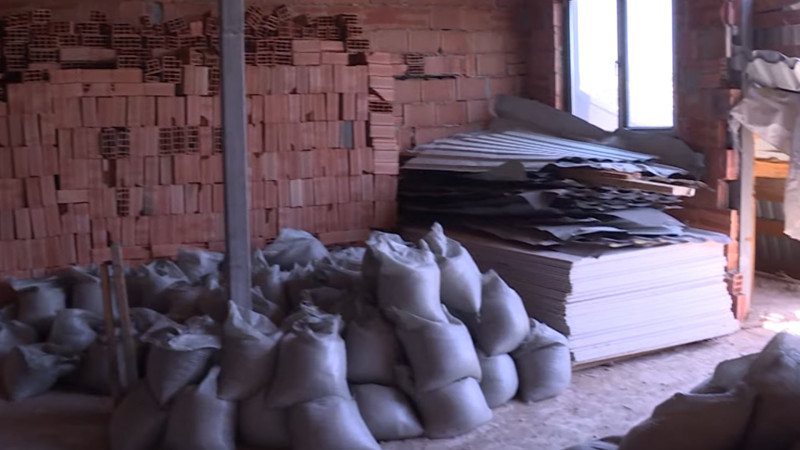 Bakıda yeni tikilinin üstündə daha bir mərtəbə tikilir